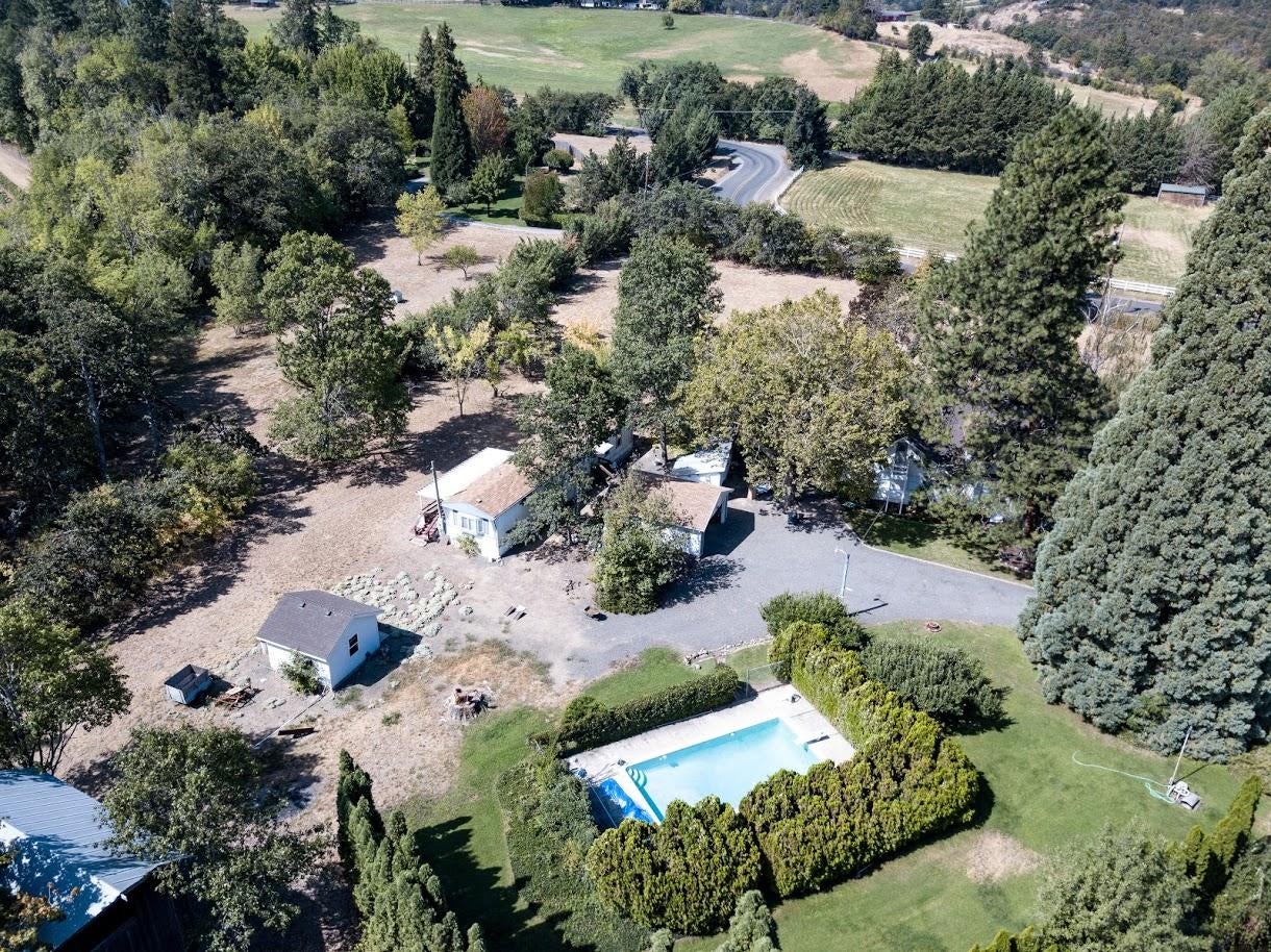 4265 Coleman Creek Road Medford, OR 97501 - Photo 35 of 36 Coleman Creek Drone 2