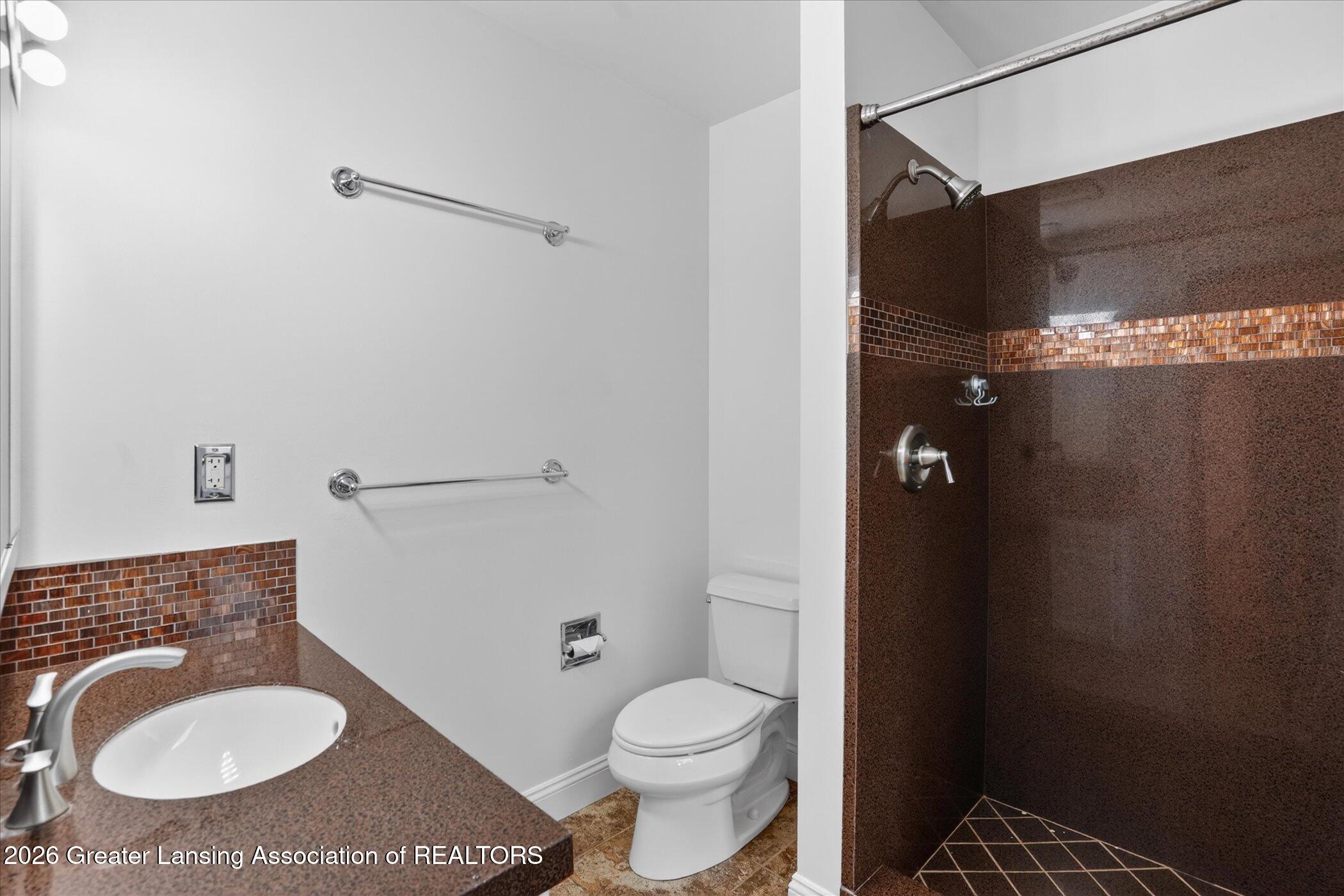 12830 Upton Road Bath, MI 48808 - Photo 18 of 38 Ensuite Bathroom