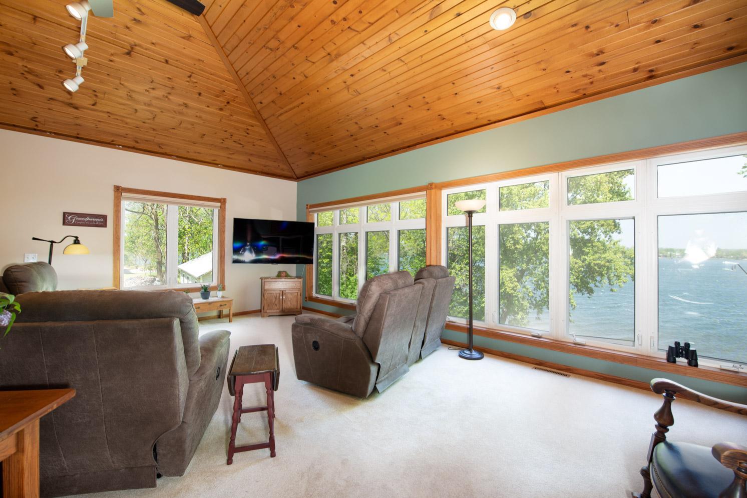 1524 Squirrels Nest Road Kasota, MN 56050 - Photo 7 of 45