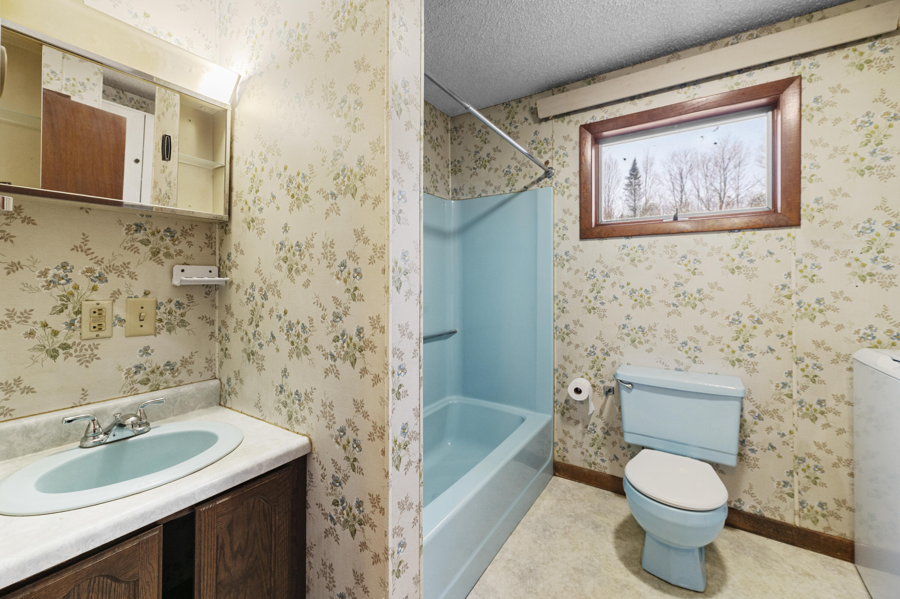 87 Pond Road Burnham, ME 04922 - Photo 6 of 33 Bathroom