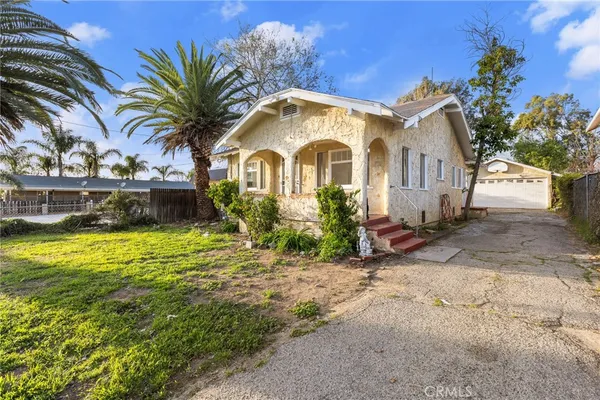 $459,900 | 230 East Wilson Street, Rialto, CA 92376