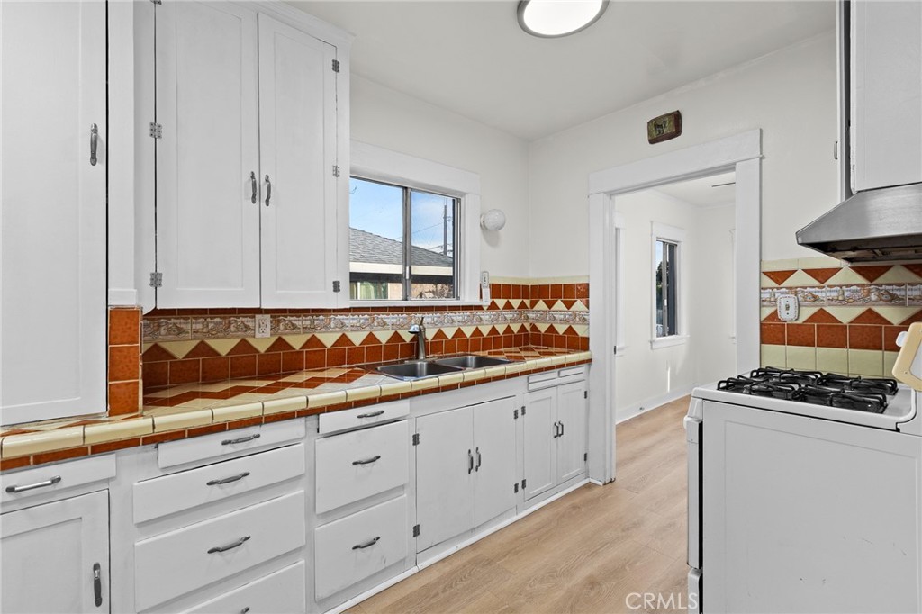 230 East Wilson Street Rialto, CA 92376 - Photo 11 of 33