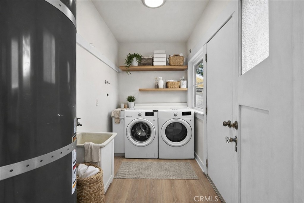 230 East Wilson Street Rialto, CA 92376 - Photo 14 of 33 Laundry room virtually staged