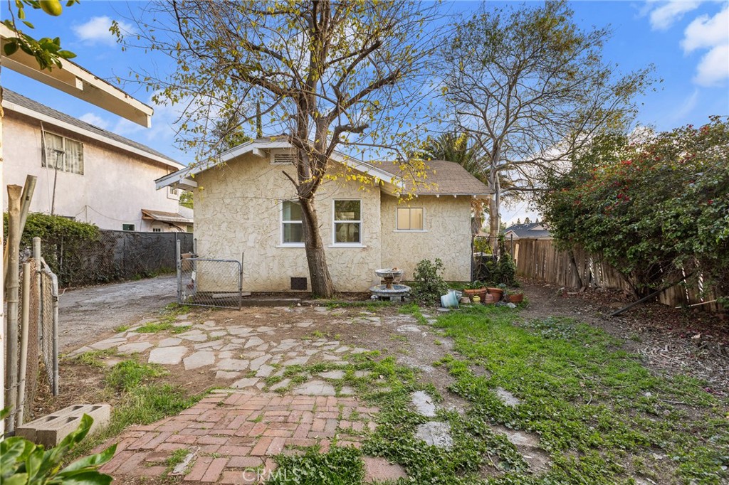 230 East Wilson Street Rialto, CA 92376 - Photo 29 of 33