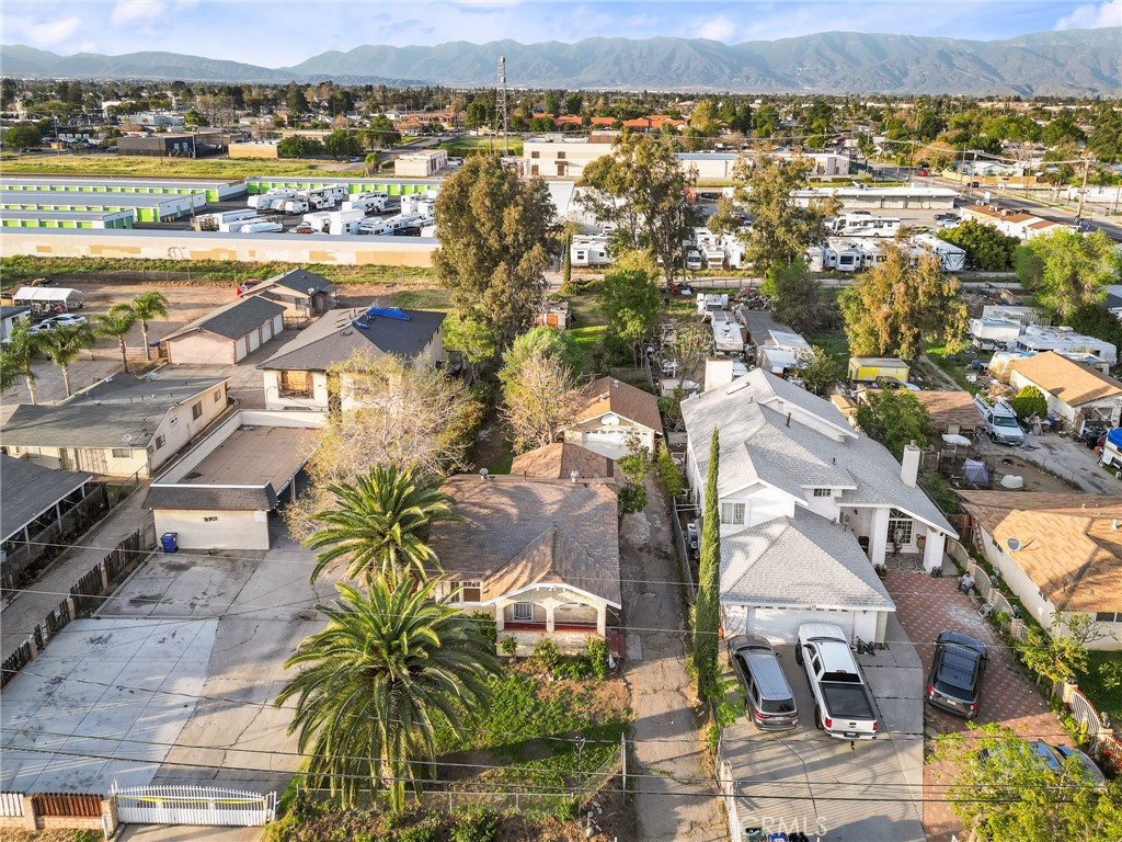 230 East Wilson Street Rialto, CA 92376 - Photo 32 of 33