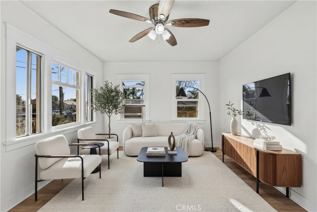 230 East Wilson Street Rialto, CA 92376 - Photo 5 of 33 Living room virtually staged