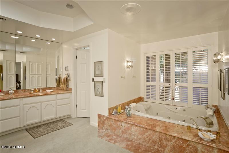 4444 East Camelback Road, Unit 23 Phoenix, AZ 85018 - Photo 17 of 29 16 Mster Bath