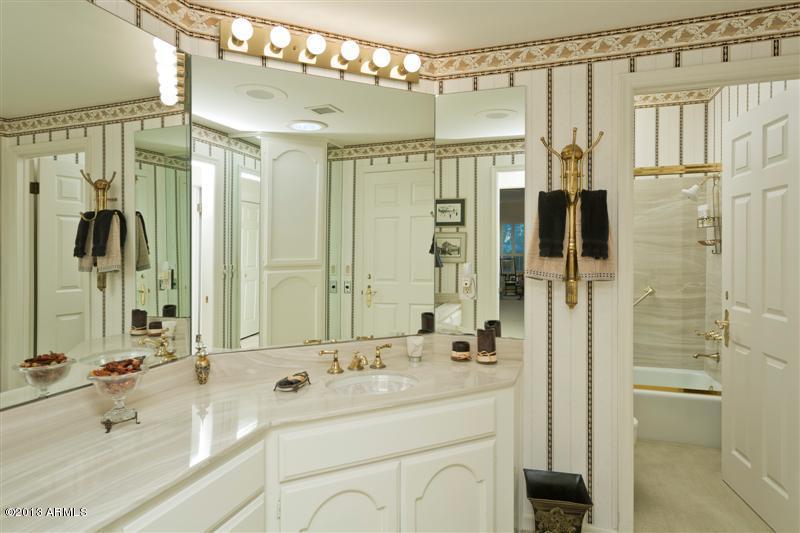4444 East Camelback Road, Unit 23 Phoenix, AZ 85018 - Photo 19 of 29 18 Guest Bath
