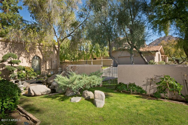 4444 East Camelback Road, Unit 23 Phoenix, AZ 85018 - Photo 29 of 29 27 Backyard