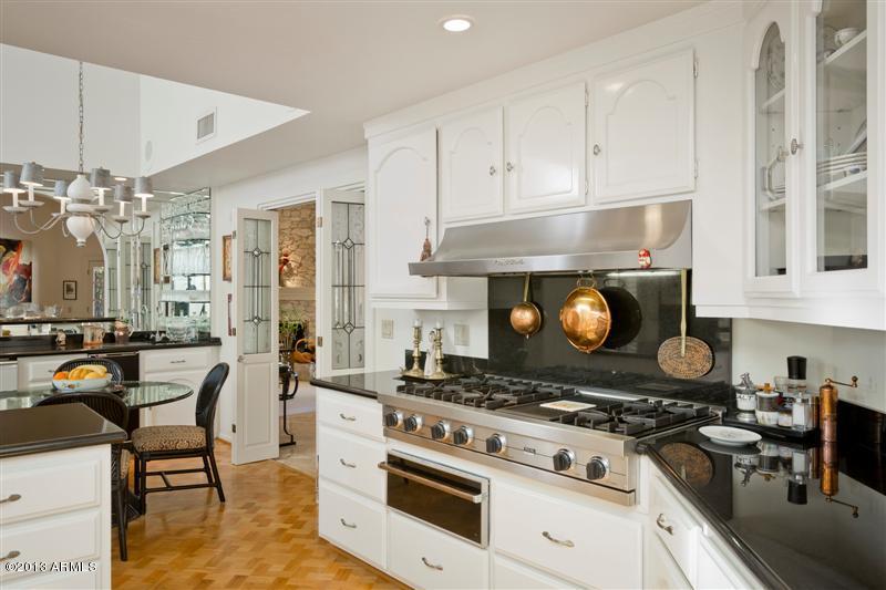 4444 East Camelback Road, Unit 23 Phoenix, AZ 85018 - Photo 10 of 29 9 Kitchen
