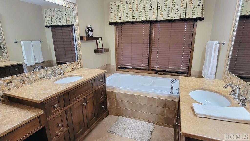 200 Emerald Ridge Road, Unit 56 Sapphire, NC 28774 - Photo 10 of 14 Gallery Image 10
