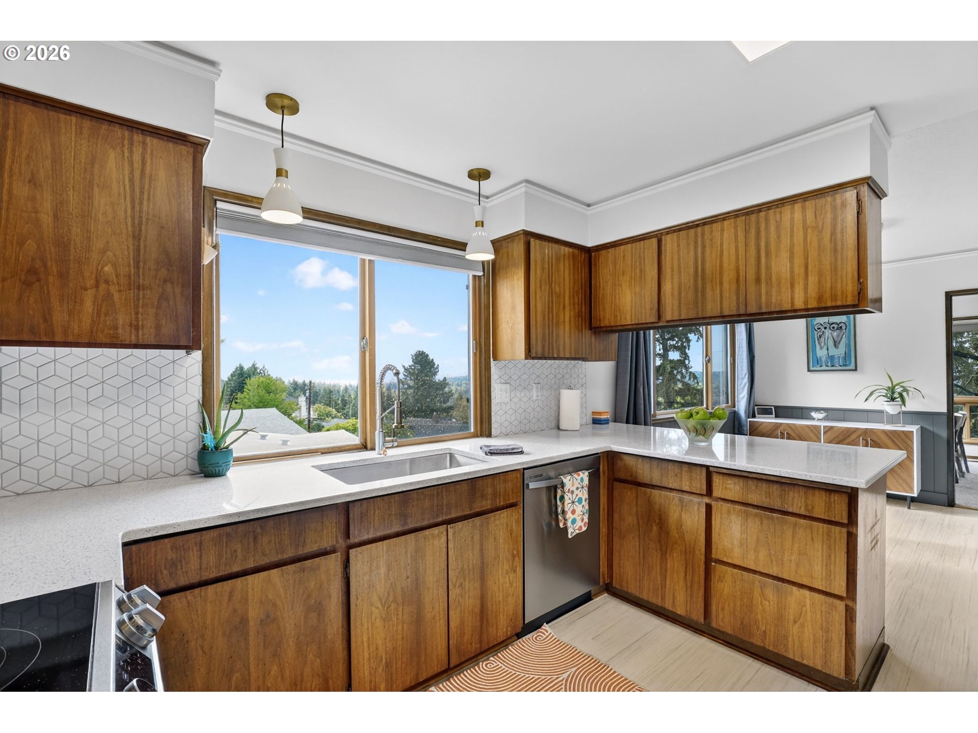 4308 Southwest Chesapeak Avenue Portland, OR 97239 - Photo 17 of 48
