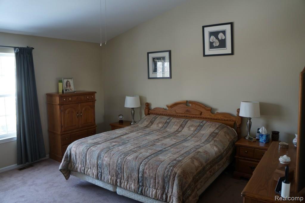 3189 Silverbrook Drive Rochester, MI 48306 - Photo 21 of 32