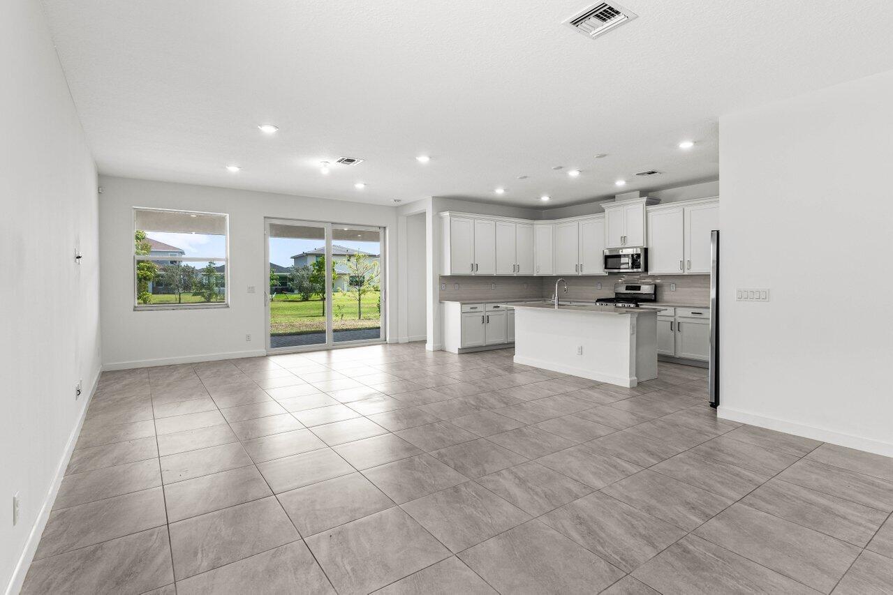 19659 Rugged Trunk Trail Loxahatchee, FL 33470 - Photo 9 of 61 009-19659RuggedTrunkTrail-FL-33470-SMALL