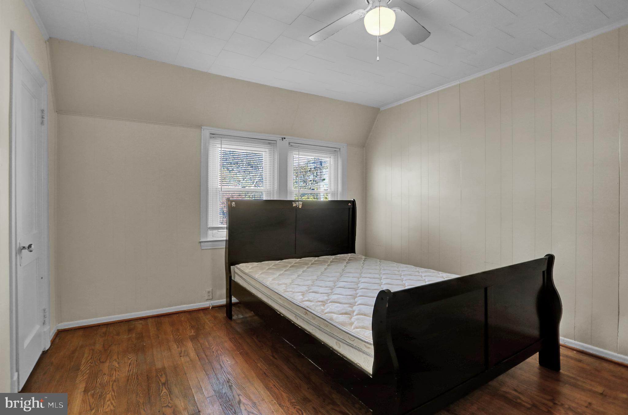 6855 Dunbar Road Dundalk, MD 21222 - Photo 15 of 28 2nd floor bedroom