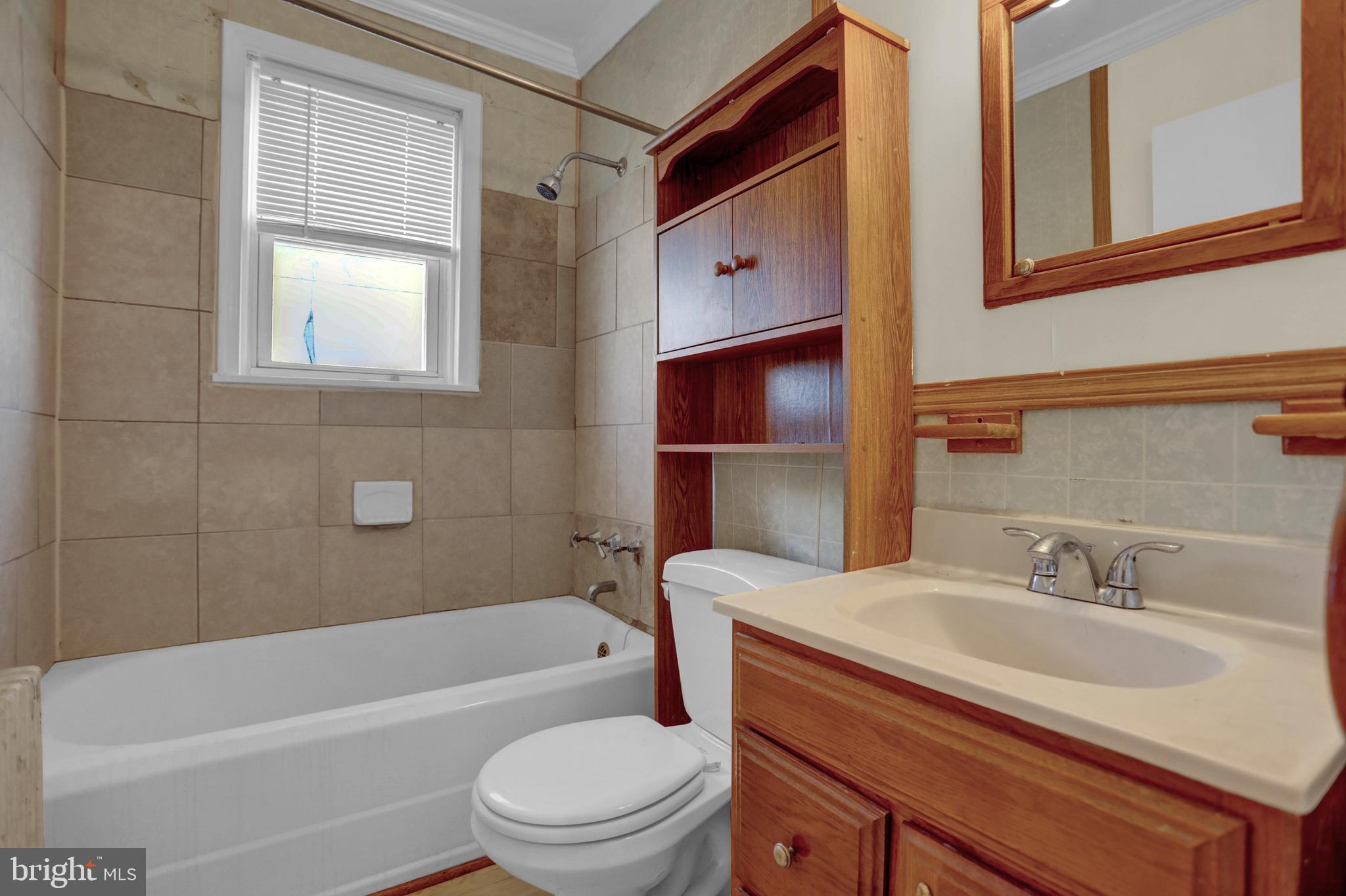 6855 Dunbar Road Dundalk, MD 21222 - Photo 17 of 28 2nd floor bathroom