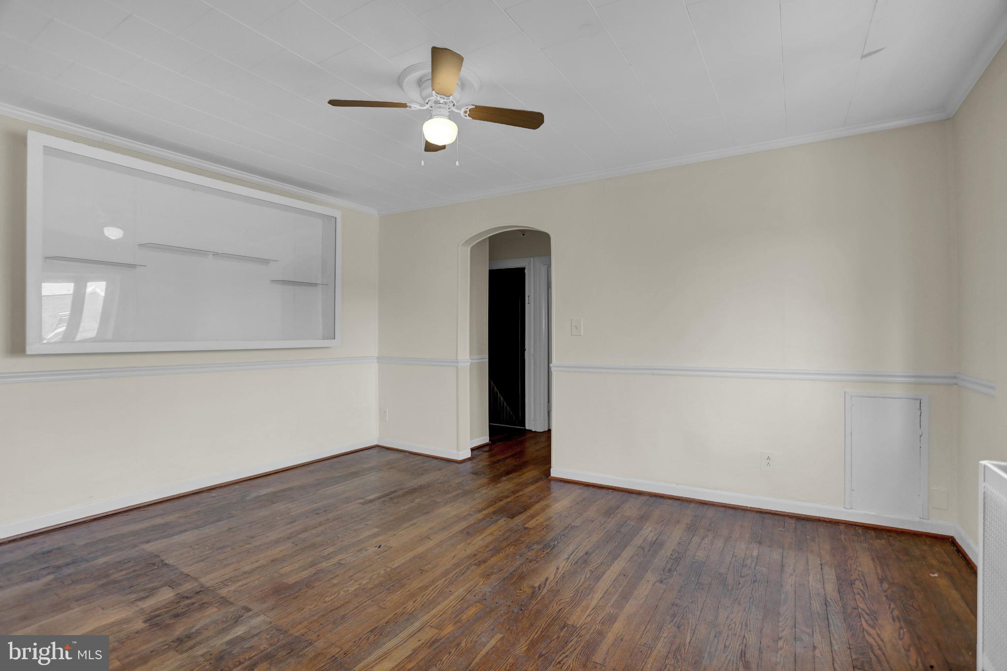 6855 Dunbar Road Dundalk, MD 21222 - Photo 9 of 28 2nd floor living room