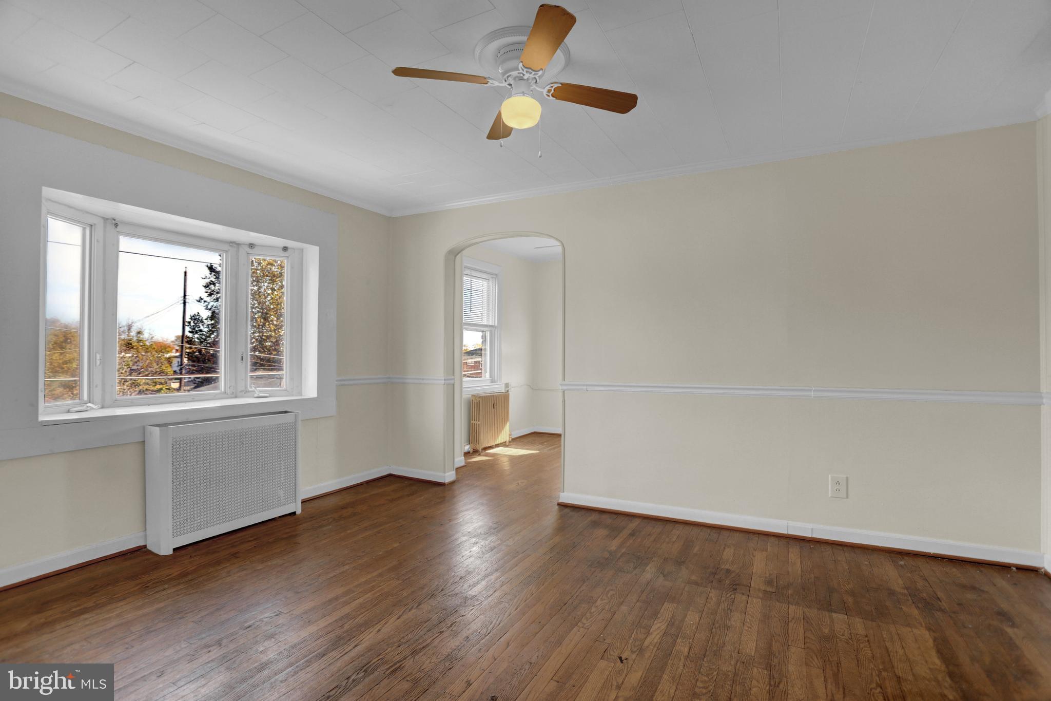 6855 Dunbar Road Dundalk, MD 21222 - Photo 10 of 28 2nd floor living room