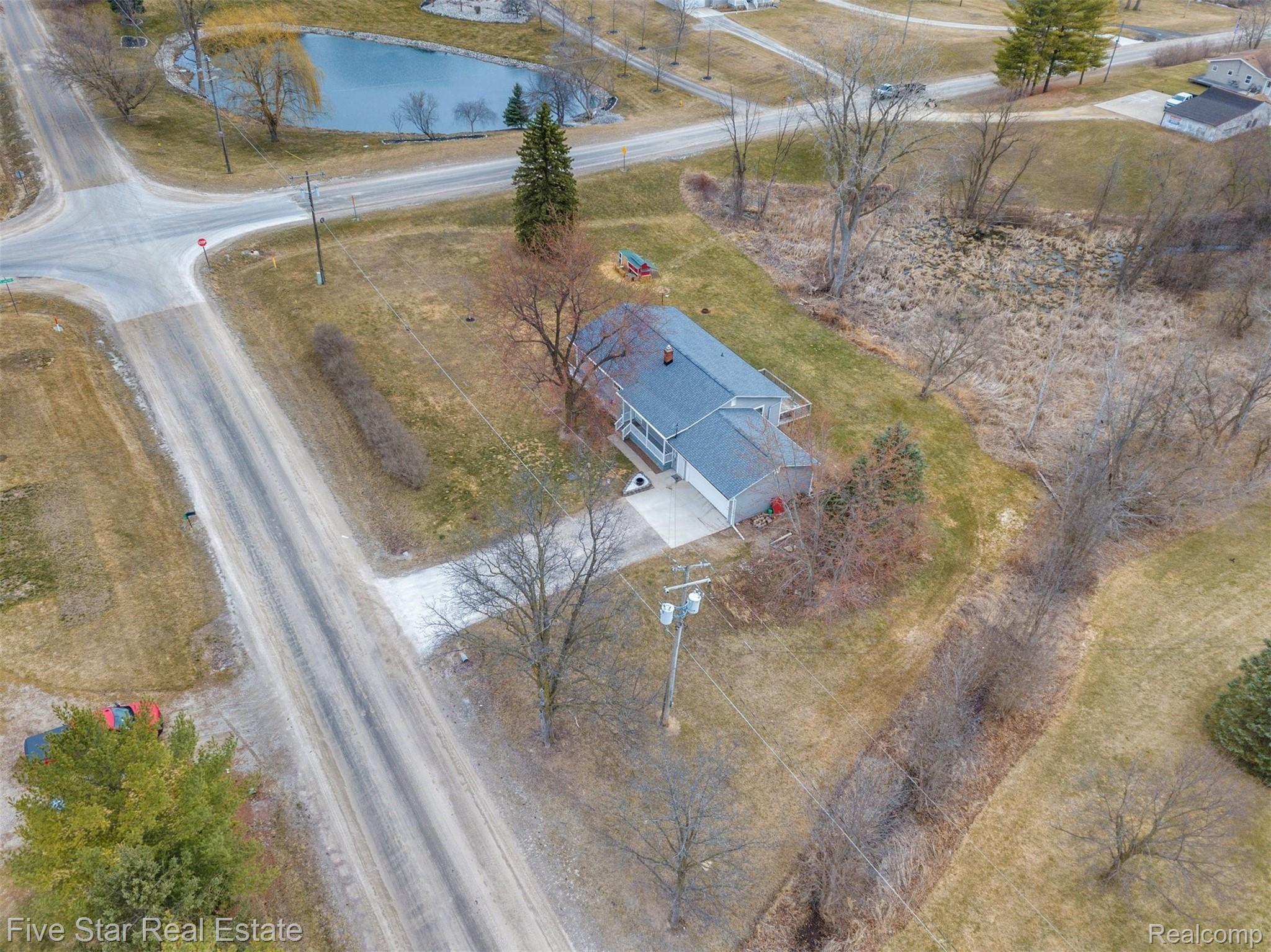 5500 North Henderson Road Davison, MI 48423 - Photo 39 of 48 39-5500-N-Henderson-Rd-WindowStill-Real-Estate-Photography-39.jpg