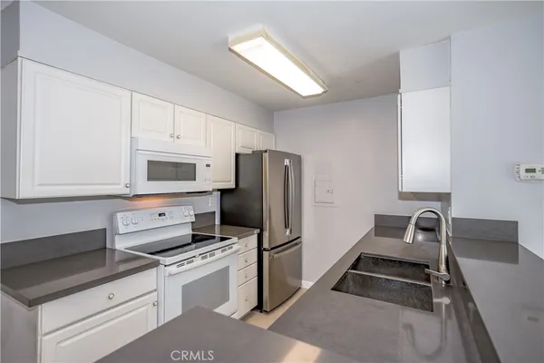 $375,000 | 23515 Lyons Avenue, Unit 178, Valencia, CA 91355