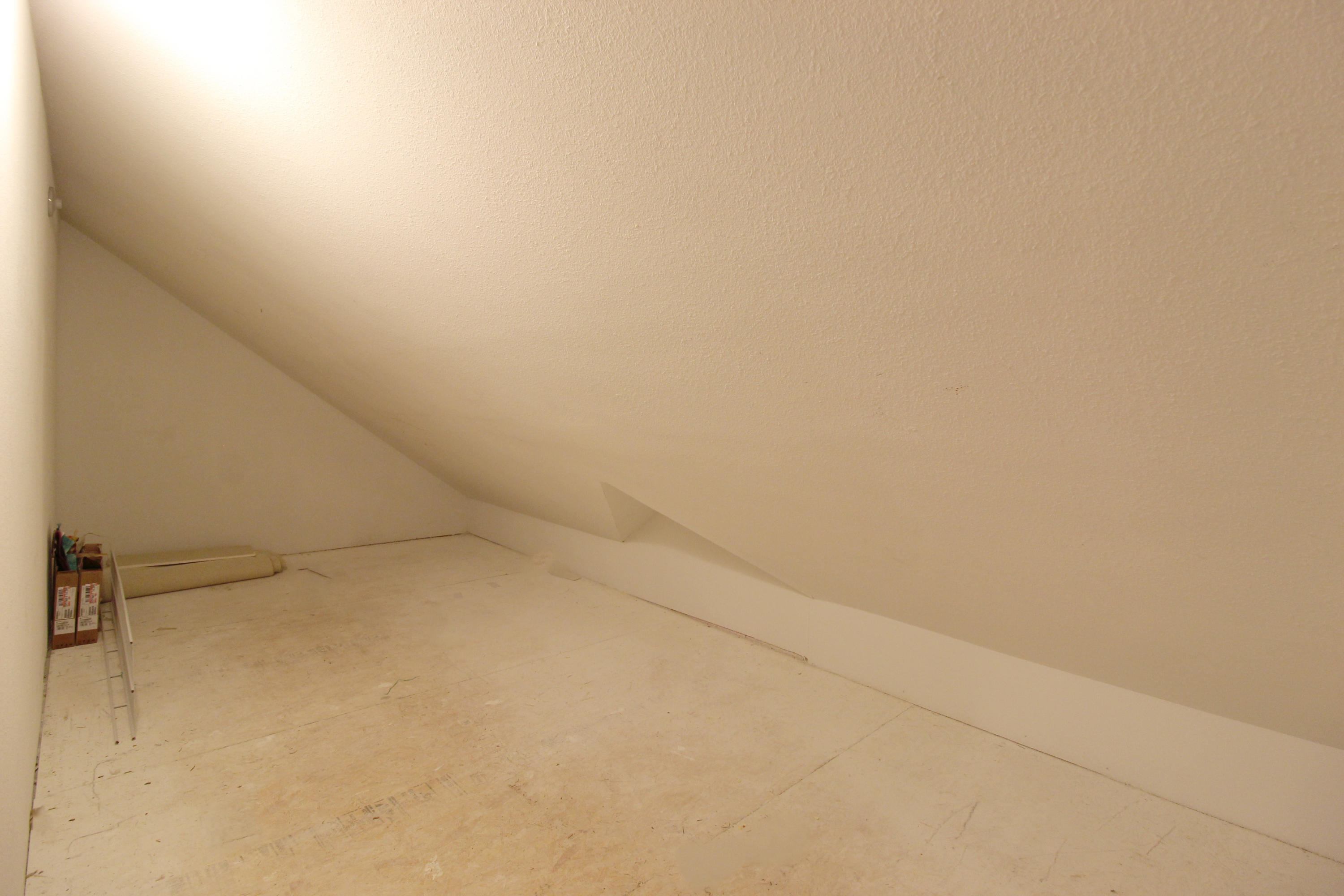 189 Red Maple Way Niceville, FL 32578 - Photo 44 of 58 a view of a room with an empty shelf