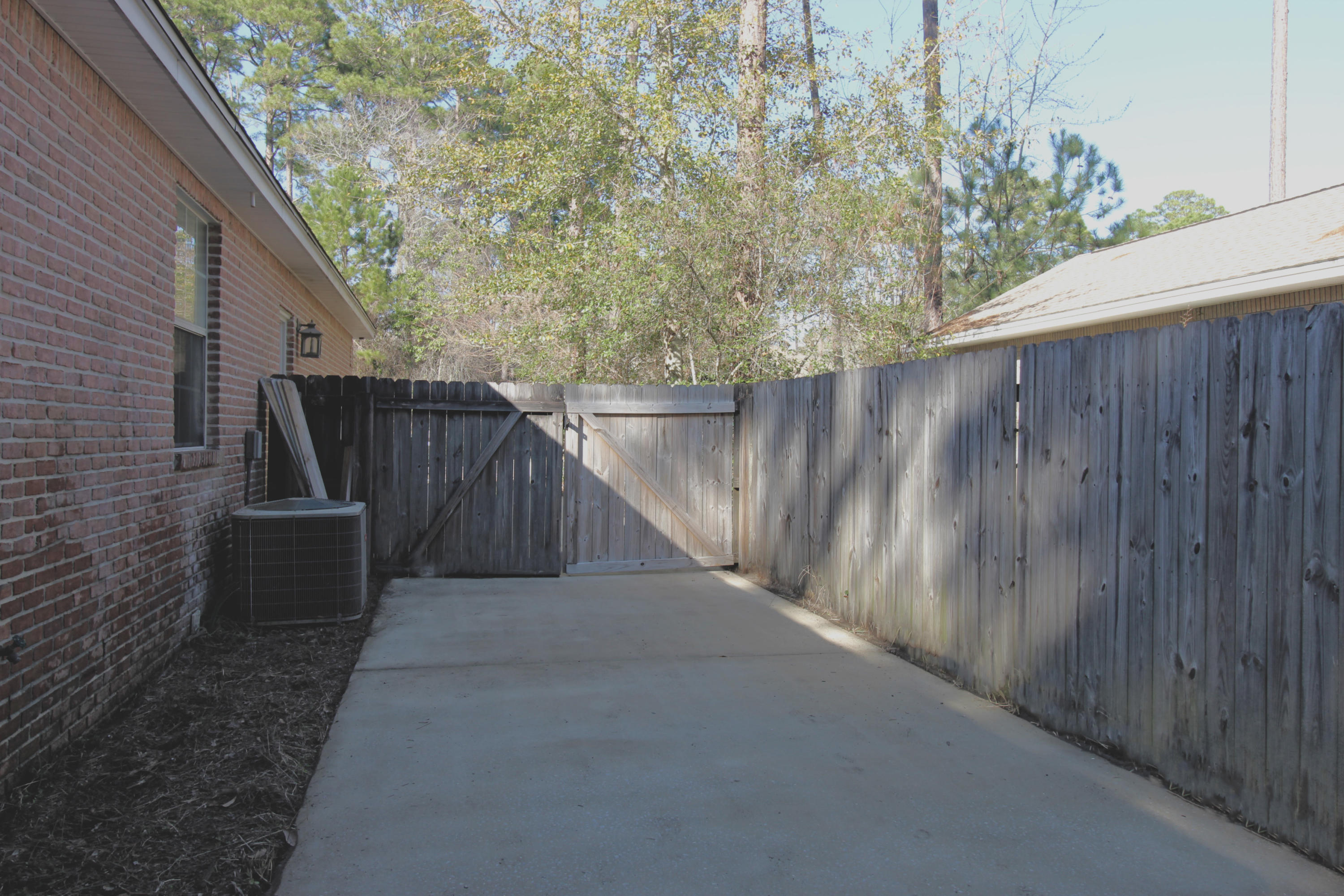 189 Red Maple Way Niceville, FL 32578 - Photo 50 of 58 a balcony with wooden fence