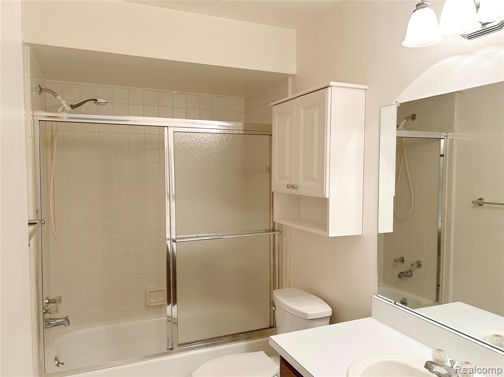 591 Tennyson Rochester Hills, MI 48307 - Photo 14 of 20