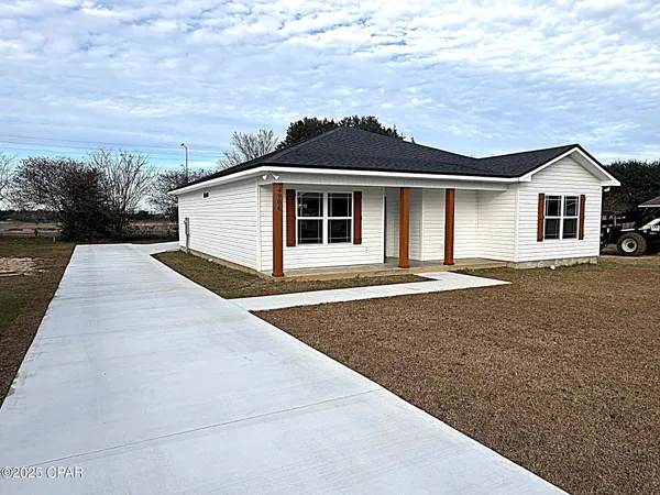 $299,900 | 4906 Bluesky Way, Marianna, FL 32446