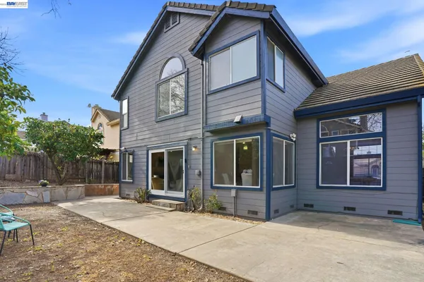 a view of house with a outdoor space