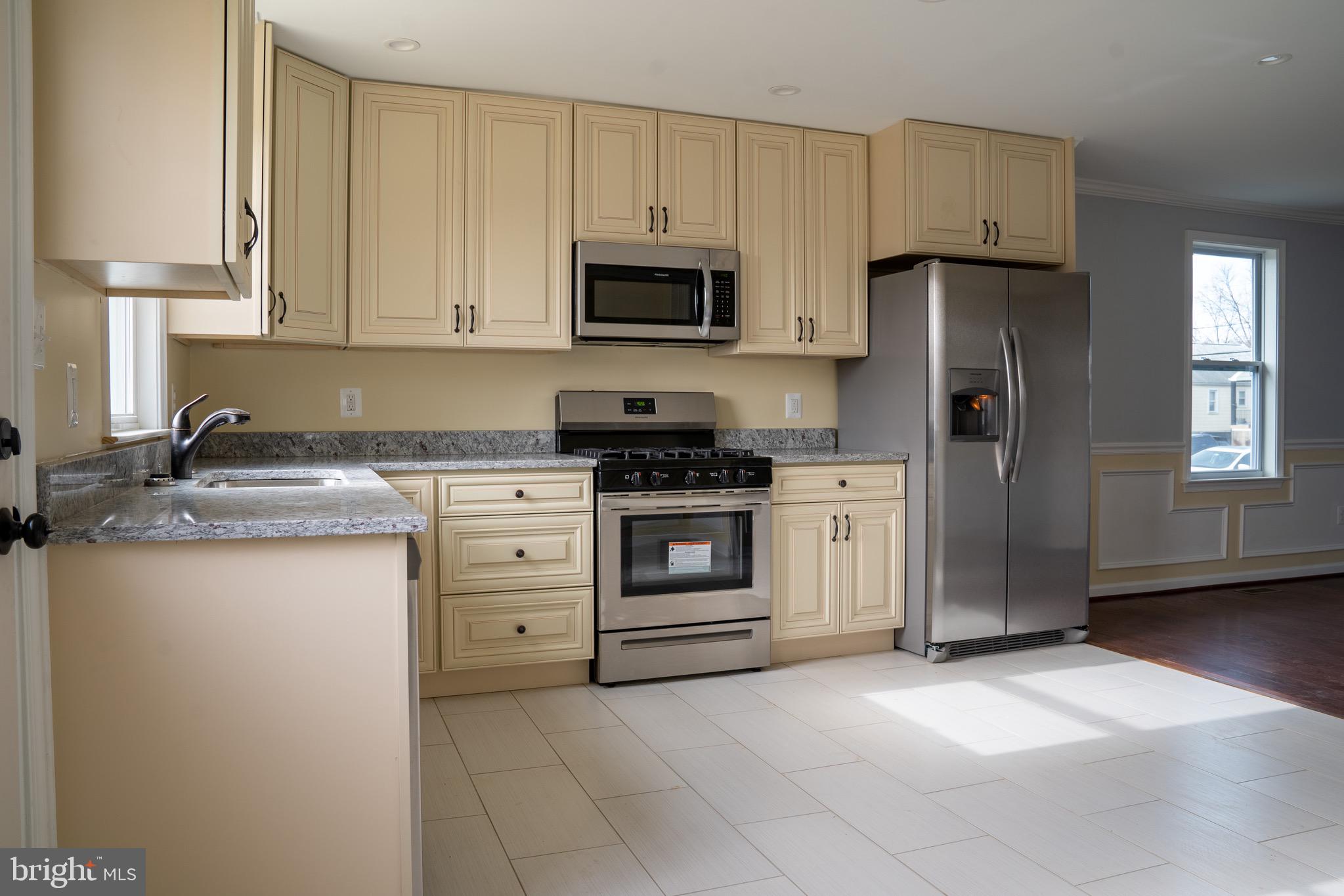 305 Stillwater Road Baltimore, MD 21221 - Photo 12 of 35