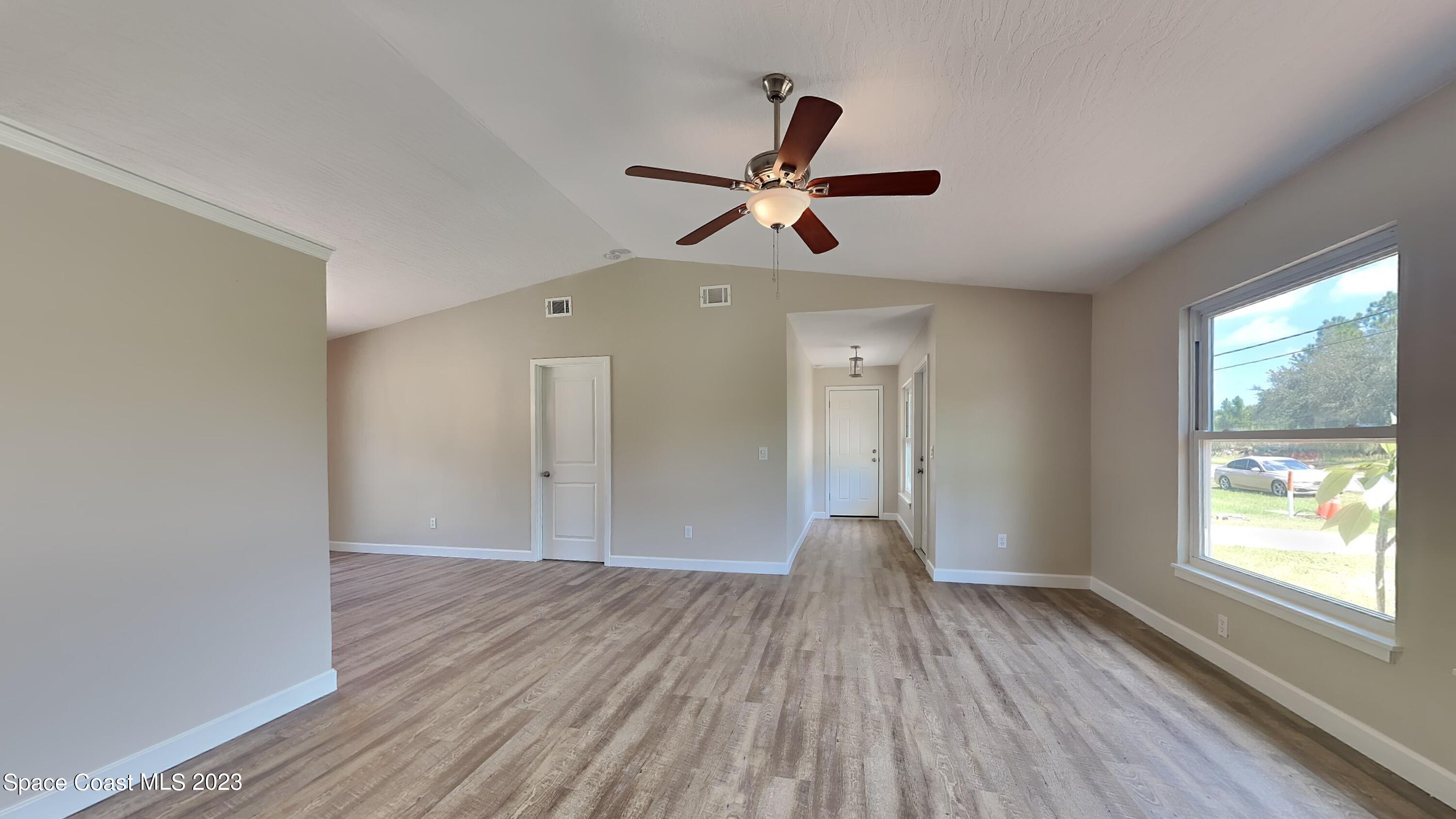 622 Degroodt Road Southwest Palm Bay, FL 32908 - Photo 4 of 15 5_Image_i9iVjzYNdL