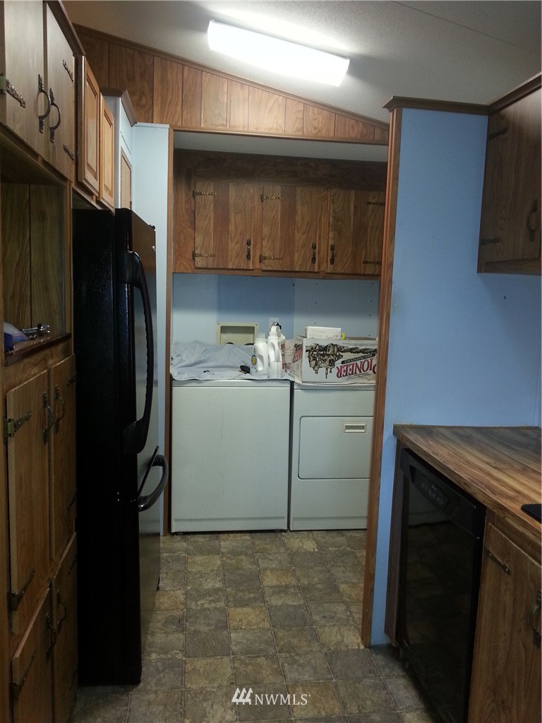 196 Jacobson Road, Unit 11 Cathlamet, WA 98612 - Photo 4 of 14 Gallery Image 4
