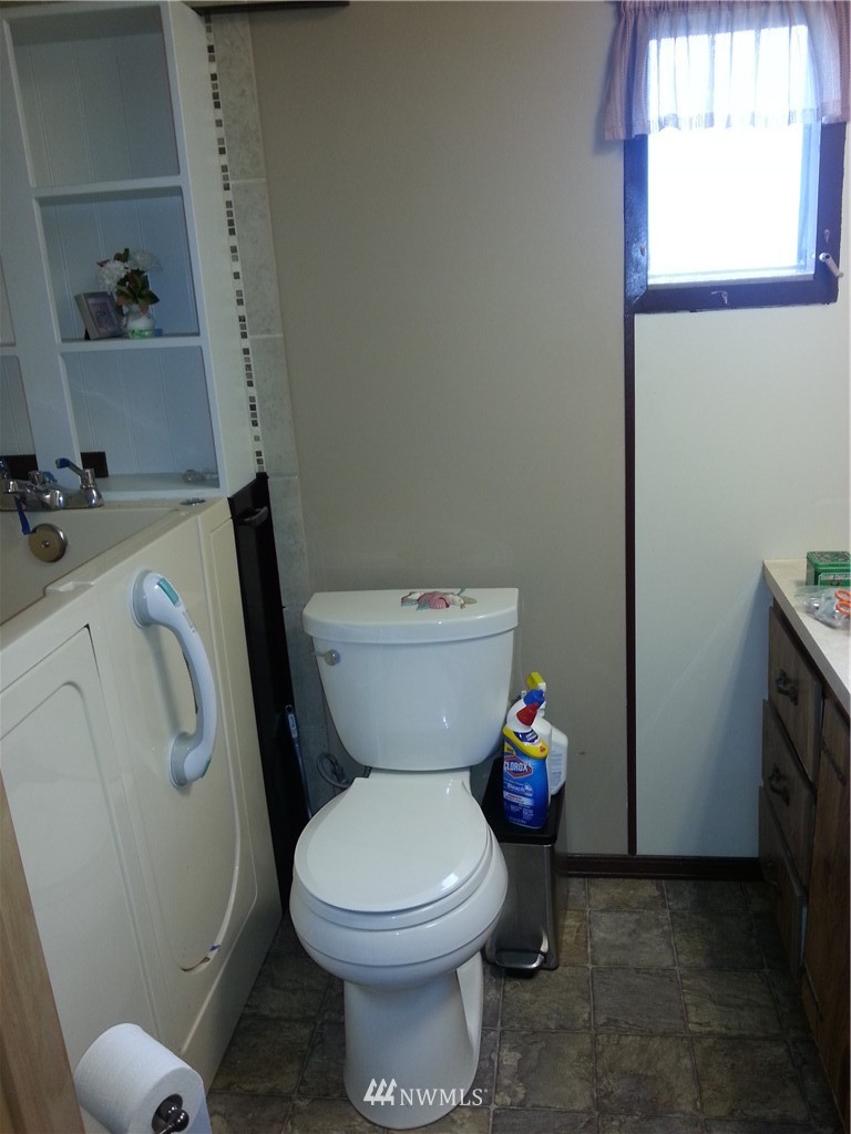 196 Jacobson Road, Unit 11 Cathlamet, WA 98612 - Photo 10 of 14 Gallery Image 10
