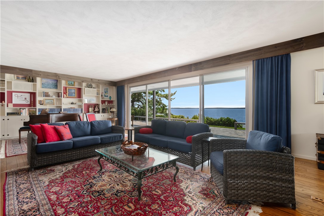 4 Mulberry Road Bristol, RI 02809 - Photo 14 of 46