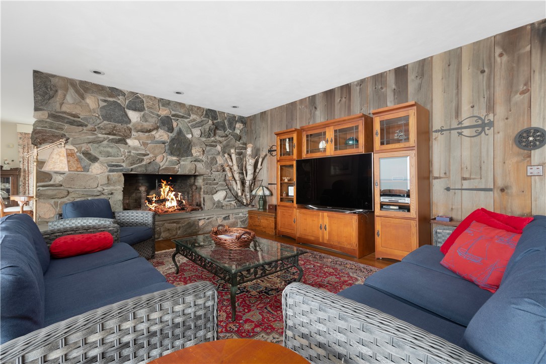 4 Mulberry Road Bristol, RI 02809 - Photo 16 of 46