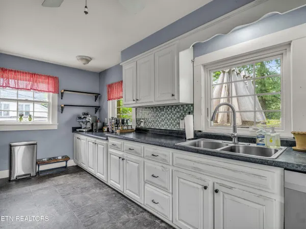 $350,000 | 513 East 1st N Street, Morristown, TN 37814