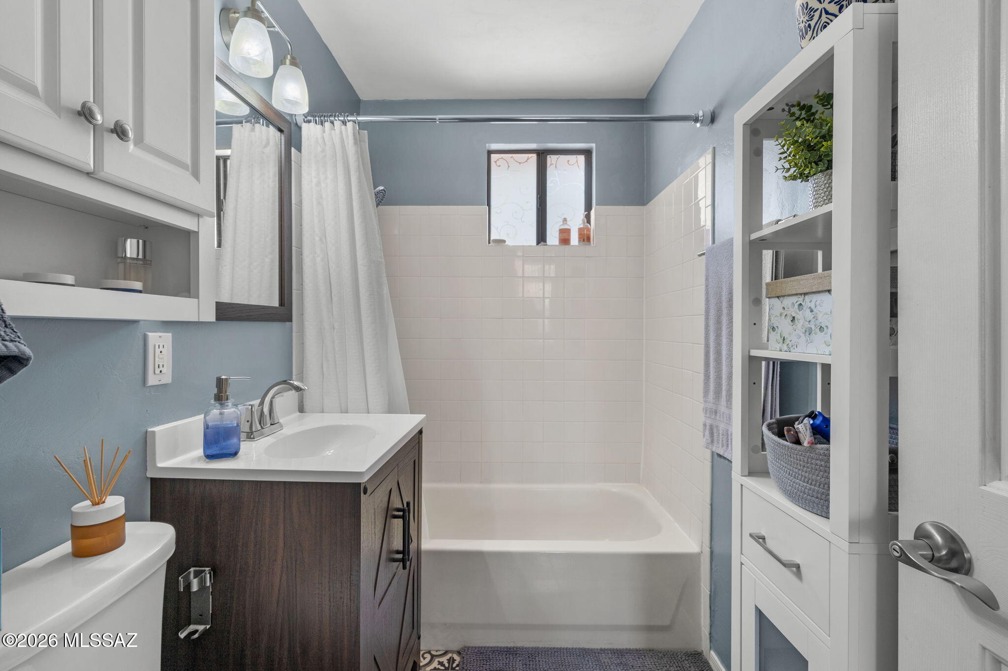 350 North Silverbell Road Tucson, AZ 85745 - Photo 12 of 21 Bathroom