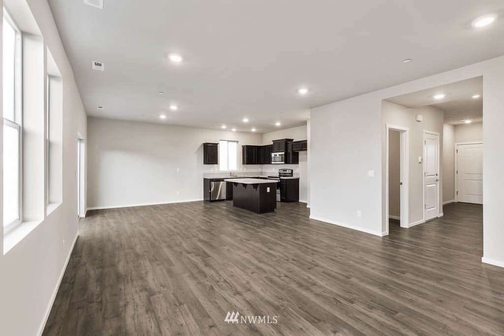 5701 Waverly Road Southwest, Unit 6 Port Orchard, WA 98367 - Photo 4 of 16 Gallery Image 4
