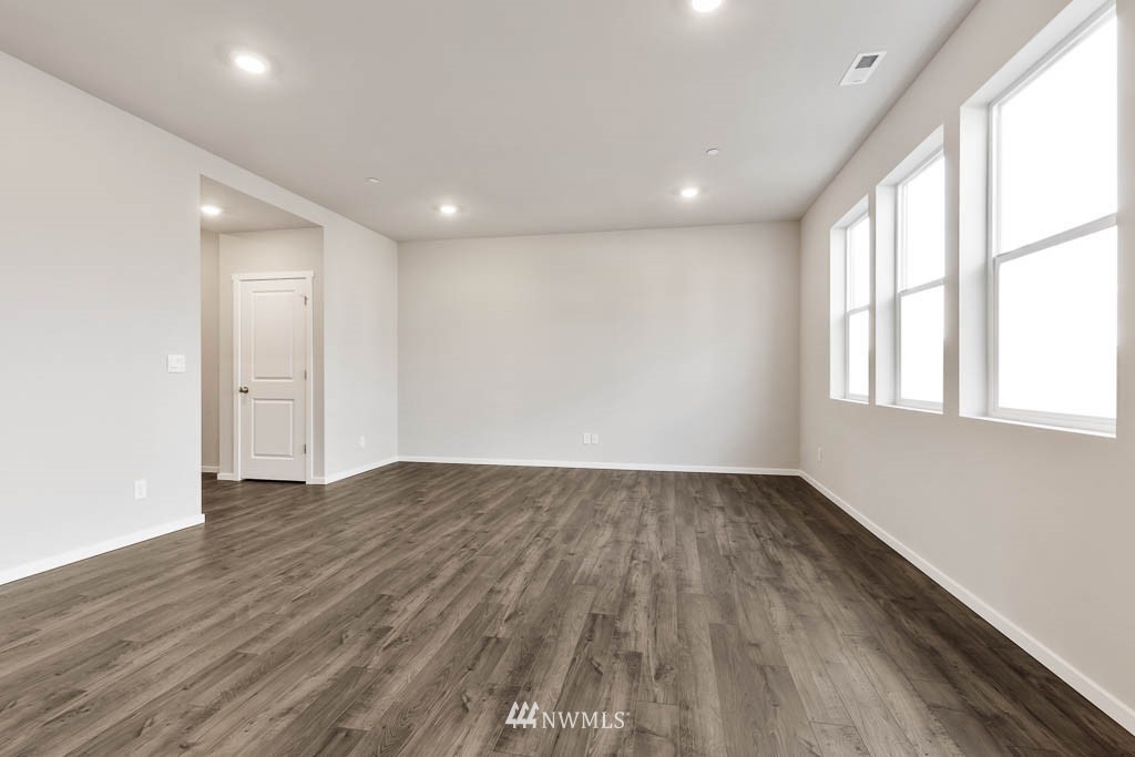 5701 Waverly Road Southwest, Unit 6 Port Orchard, WA 98367 - Photo 6 of 16 Gallery Image 6