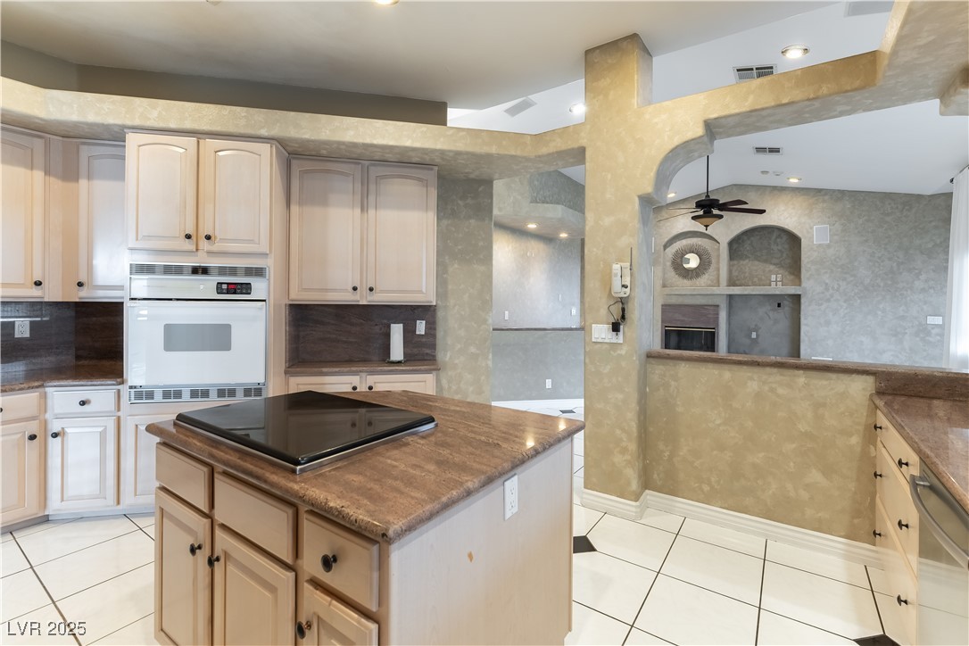 4545 West Agate Avenue Las Vegas, NV 89139 - Photo 12 of 48