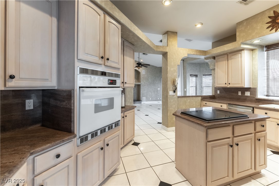 4545 West Agate Avenue Las Vegas, NV 89139 - Photo 13 of 48