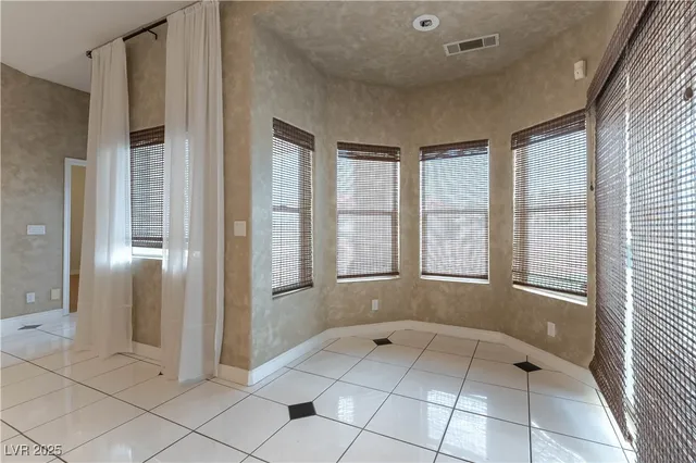 $5,000 | 4545 West Agate Avenue, Las Vegas, NV 89139