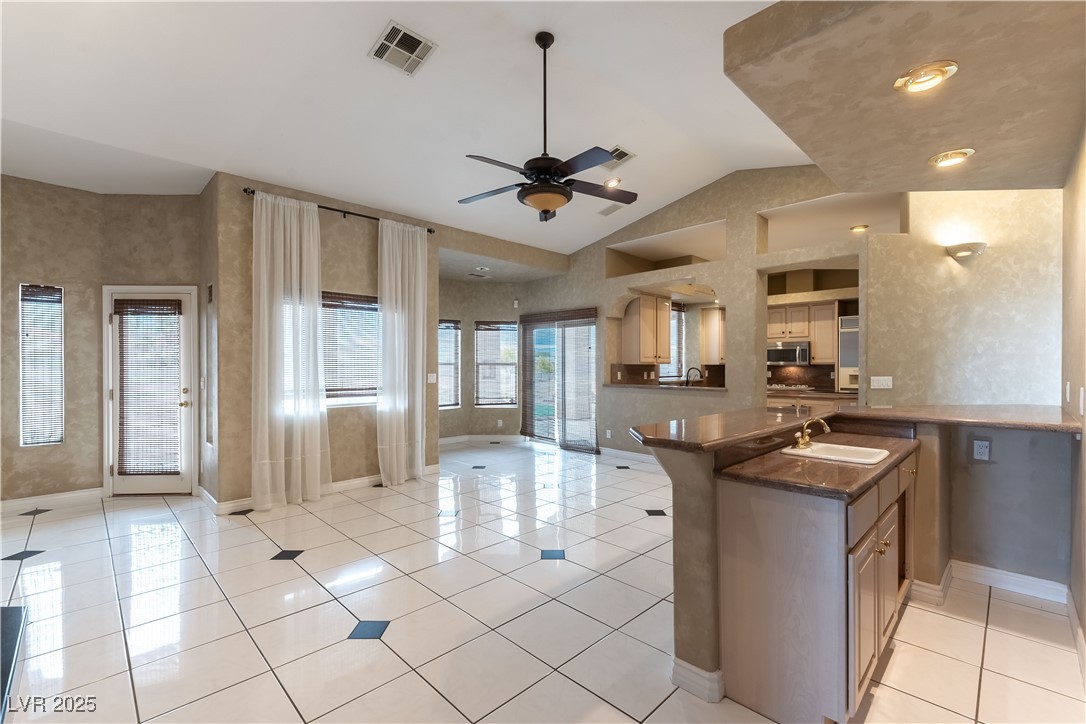 4545 West Agate Avenue Las Vegas, NV 89139 - Photo 18 of 48