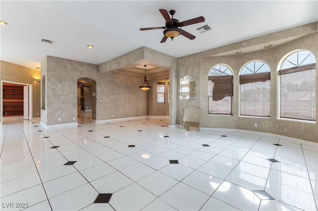 4545 West Agate Avenue Las Vegas, NV 89139 - Photo 5 of 48