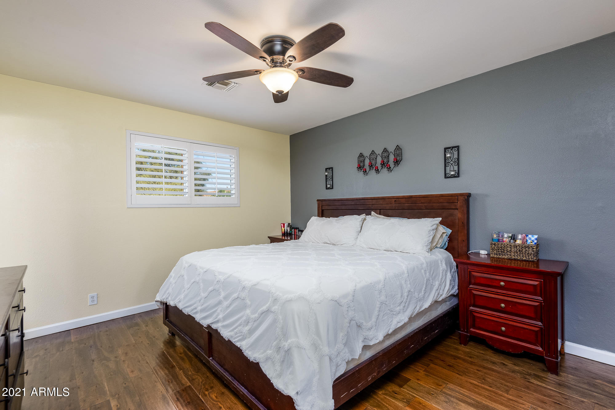 1312 West Elna Rae Street Tempe, AZ 85281 - Photo 17 of 31 ElnaRae-Main room 2