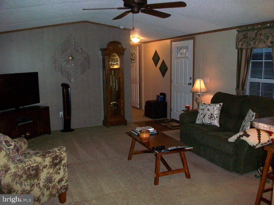 304 Pfautz Hill Road Stevens, PA 17578 - Photo 7 of 34 Gallery Image 7