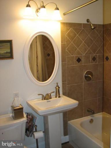 3207 Cofer Road Falls Church, VA 22042 - Photo 14 of 22 Bath #1