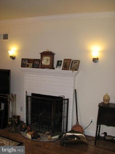 3207 Cofer Road Falls Church, VA 22042 - Photo 3 of 22 Living Room #2