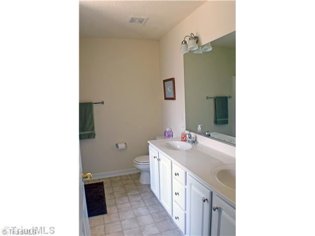 4716 Ridgefall Road Greensboro, NC 27410 - Photo 13 of 16 Master Bath/Spa.