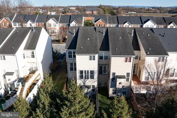 $374,999 | 113 Pittman Court, Stephens City, VA 22655